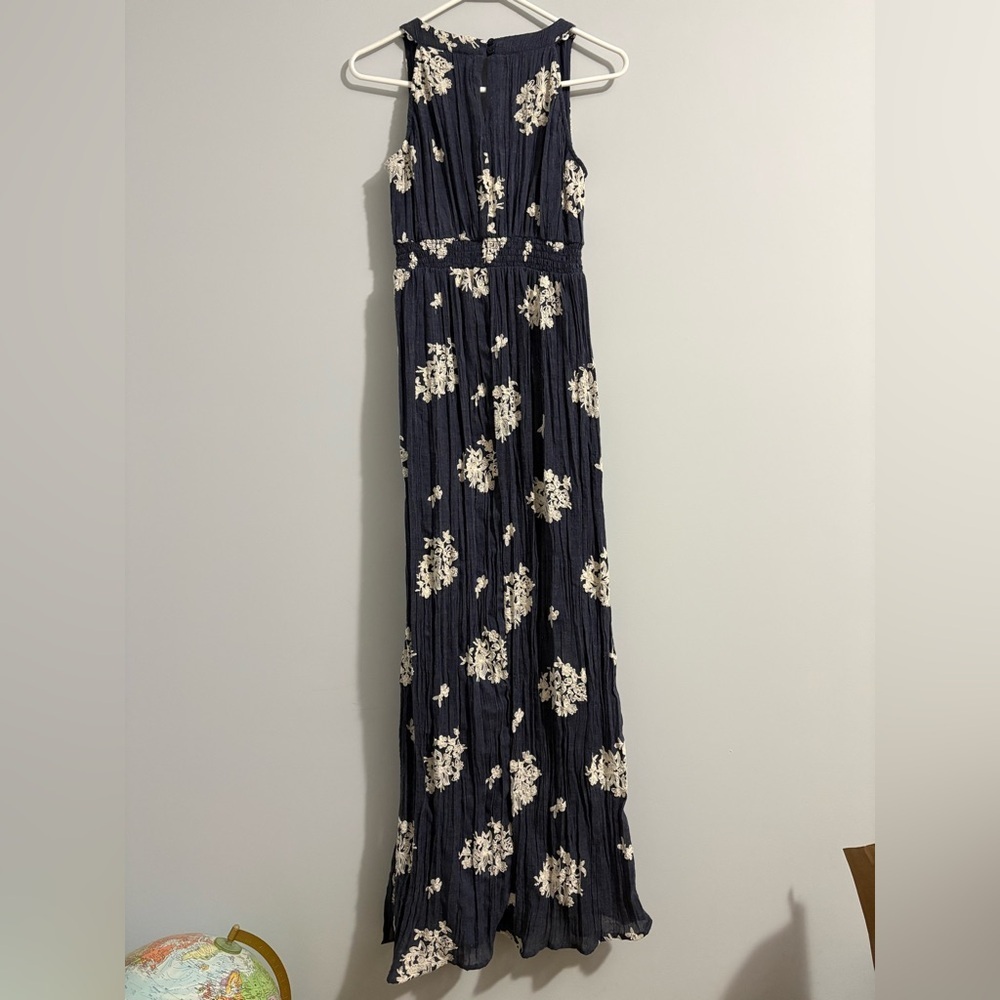 eci New York Maxi Dress Navy Blue Floral Embroidered V-Neck Sleeveless Smocked - Picture 3 of 10